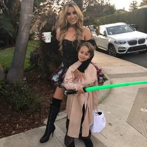 Meet your Posher, Gabriela